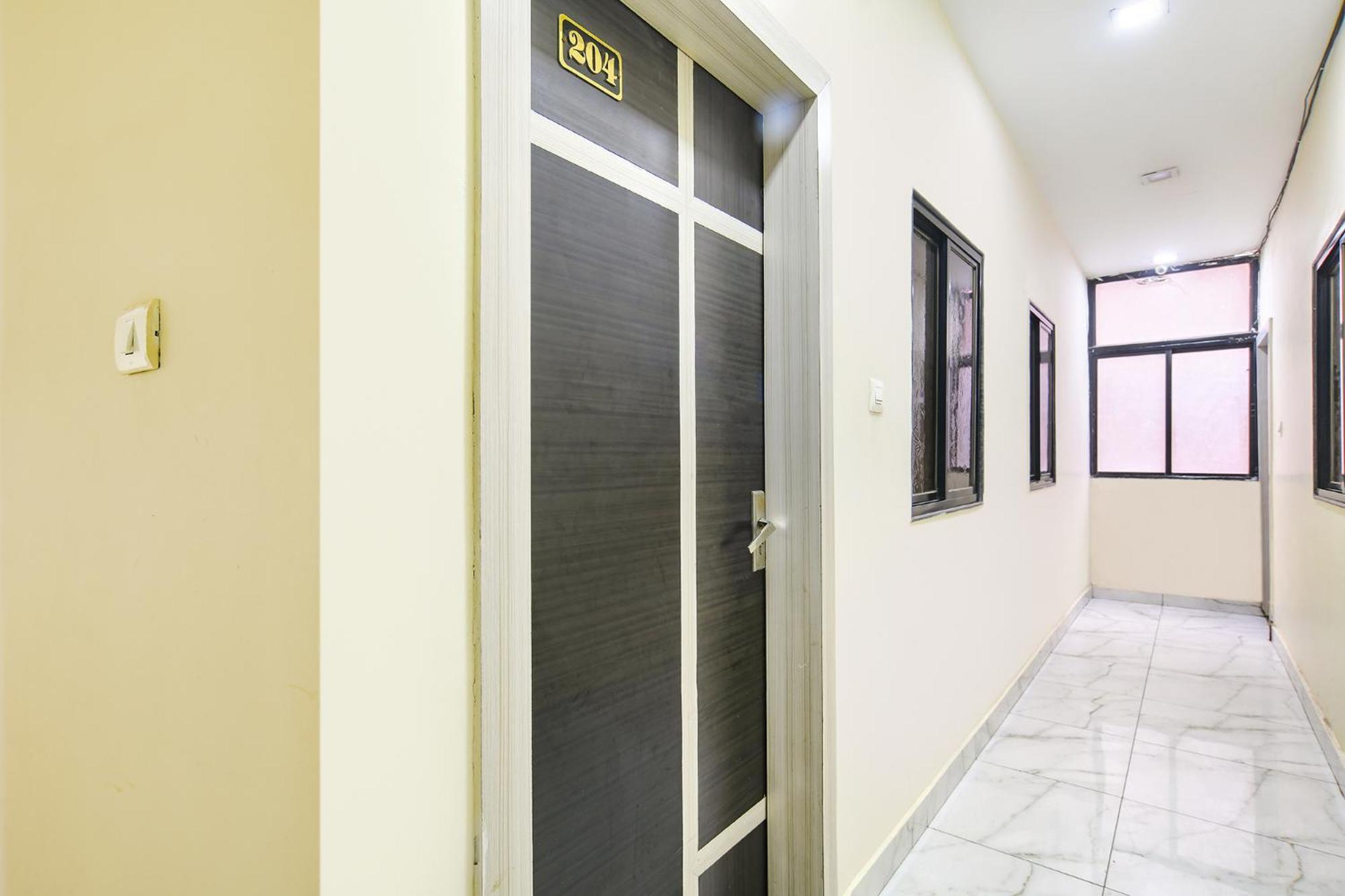 Fabexpress Blue Star Hotel Уджайн Екстериор снимка